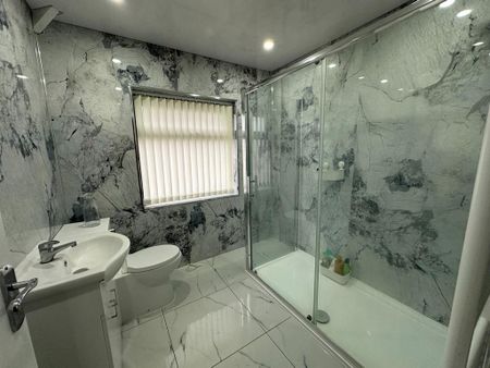 2 bedroom semi-detached house to rent - Photo 3