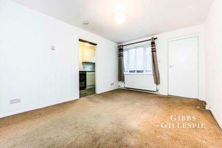 Oakcroft Close, Pinner, Middlesex, HA5 - Photo 2