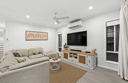 Executive Style Living in Highly Sought-After Carver’s Reach - Photo 4