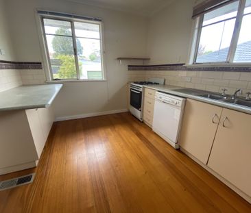 20 Clarence Avenue, Kennington - Photo 6
