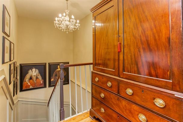 4 bedroom end of terrace house to rent - Photo 1