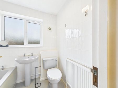 3 bedroom terraced house to rent - Photo 5
