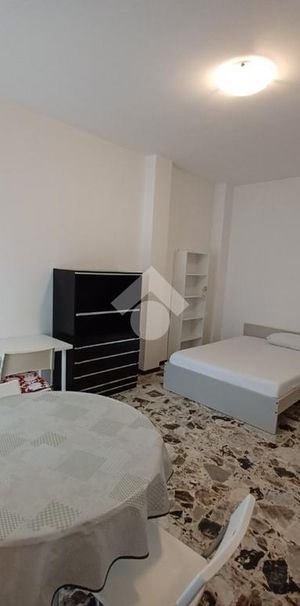 Monolocale in affitto - Photo 2