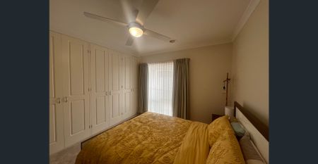 Three Bedroom Townhouse - Quite Location / OPEN THIS THURSDAY @ 12:30pm - Photo 5