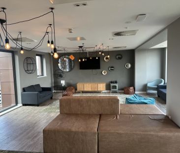 Premium En Suite City View - Photo 2