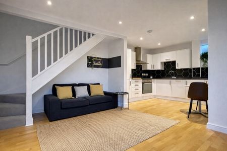 Croft Lane, Cheltenham, Gloucestershire, GL53 - Photo 3