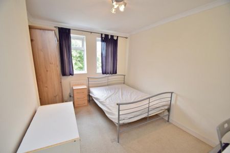 3 bedroom end of terrace house to rent - Photo 5