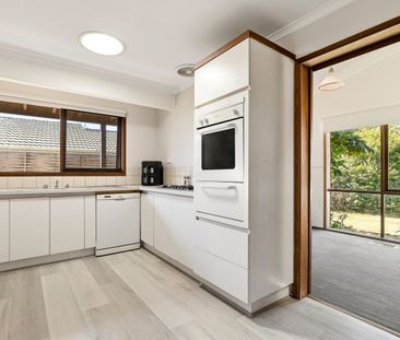 34 Spring Street, Hastings - 3-Bedroom Home with Heating & Cooling - Photo 2