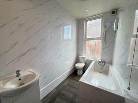 5 bedroom terraced house to rent - Photo 4