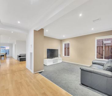 Elevated Lifestyle near Town Centre & Train Station - Photo 2