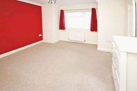 2 bedroom maisonette to rent - Photo 4