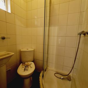 Hertford Road, London N9 - Photo 2