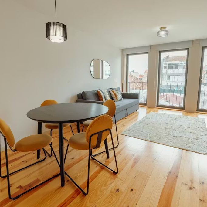 Rua 1.º de Maio, Vila Nova de Gaia, Porto 4430-177 - Photo 1