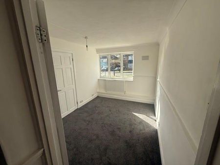 3 bedroom flat to rent - Photo 5