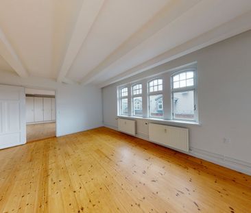 Centralt beliggende lejlighed med lys og livlig stemning - Foto 6