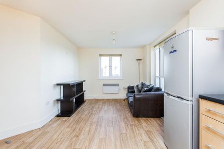 2 bedroom flat to rent - Photo 2