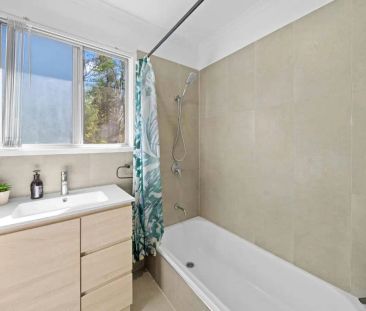 “FAMILY HOME IN LEAFY SURROUNDS, GET IN QUICK!” - Photo 3