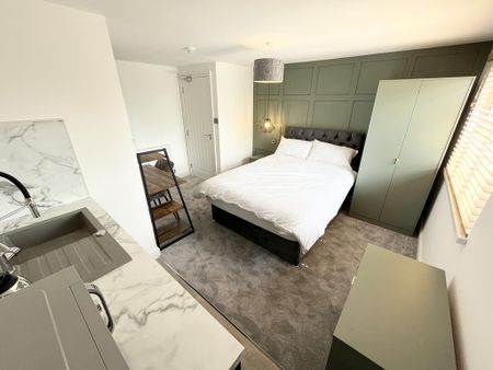 Studio to rent - Photo 2