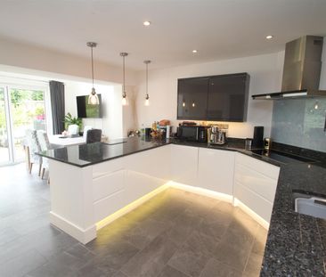 Two Waters Road, Hemel Hempstead, HP3 9BZ, Hertfordshire - Photo 6