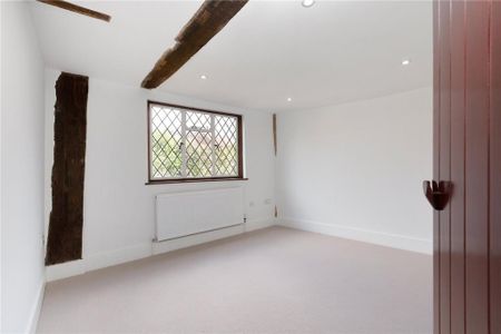 2 bedroom end of terrace house to rent - Photo 3