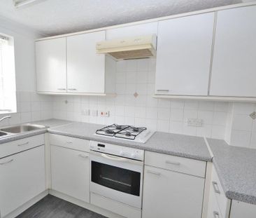 2 bedroom end of terrace house to rent - Photo 4