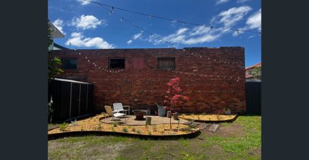 Thornbury Central ***6 month term from March 2026*** - Photo 2