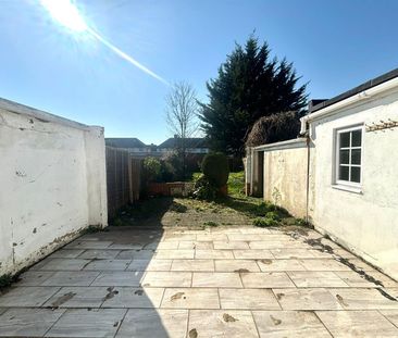 Zealand Avenue, Harmondsworth, West Drayton, UB7 - Photo 2