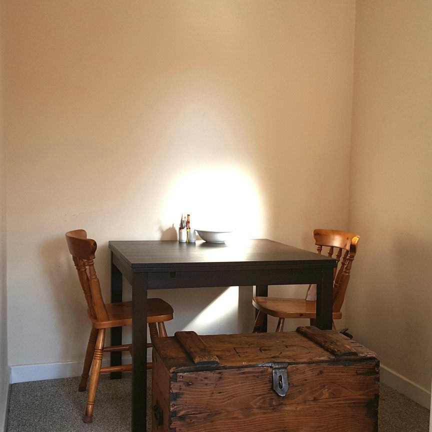 2 Double Rooms to let in Flat share, 10 min walk to Talbot Campus - Photo 1