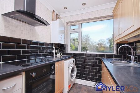 2 bedroom flat to rent - Photo 4