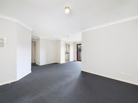 LOW MAINTENANCE VILLA - Photo 2