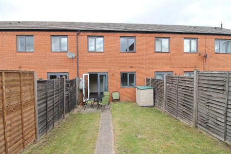 3 bedroom terraced house to rent - Photo 4