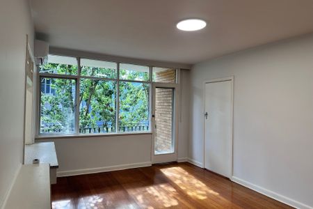Spacious, Light-Filled Living - Photo 3