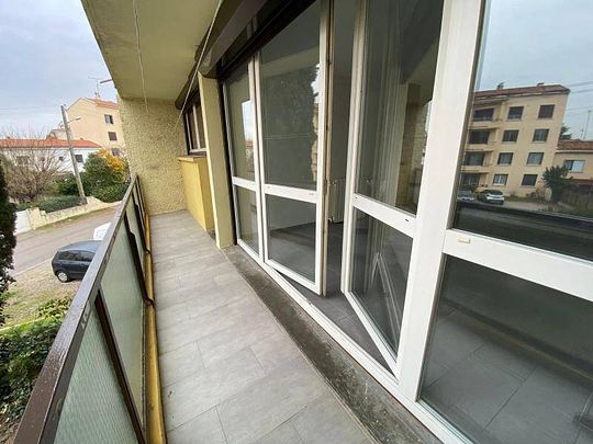 Location appartement rénové 5 pièces 81.31 m² à Gigean (34770) - Photo 1