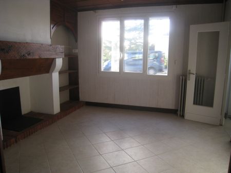 Location Maison 6 pièces 140m² NERAC 47600 - Photo 3