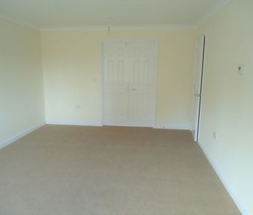 The Crescent, Drayton, NR8 6RF - Photo 2