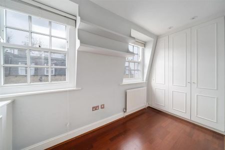 3 bedroom mews to rent - Photo 3