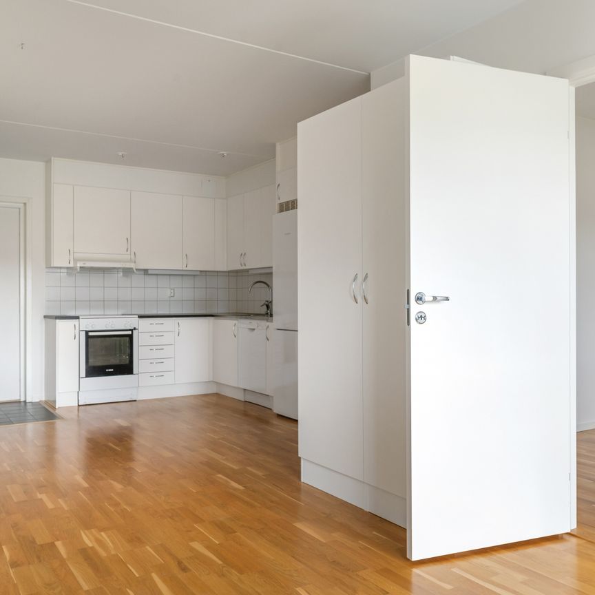 Linbanegatan 17 - Foto 1