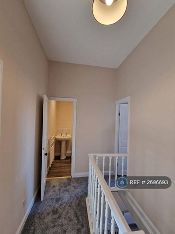 3 bedroom terraced house to rent - Photo 4