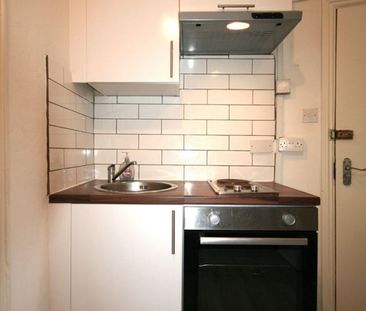 Bedsit, Clanricarde Gardens, W2 - Photo 5