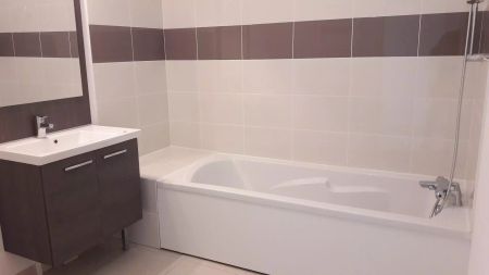 location Appartement T3 DE 64.8m² À BORDEAUX - Photo 3