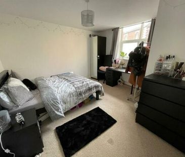 8 bedroom private hall to rent - Photo 4