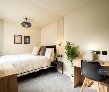 1 bedroom in a house share to rent - Photo 4