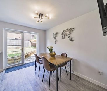 4 bedroom detached house to rent - Photo 3