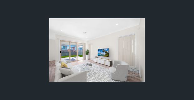 Stunning Home, Prime Location, plus 5th multifunction room ( perfect for guests or in-laws) - Photo 1