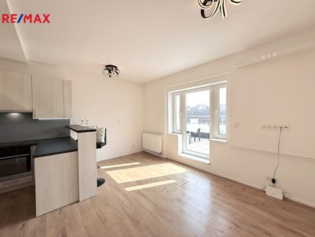 Pronájem bytu 2+kk v osobním vlastnictví 40 m², Praha 5 - Smíchov - Fotografie 2