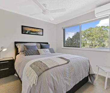 Immaculate 3-Bedroom Furnished Apartment with Private Rooftop & Riv... - Photo 6