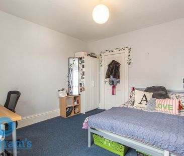 4 bed Semi-Detached House for Rent - Photo 6