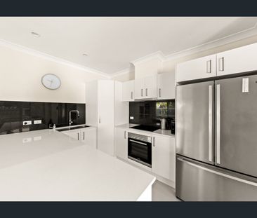 FULLY FURNISHED DUPLEX - 6 MONTH LEASE - Photo 6