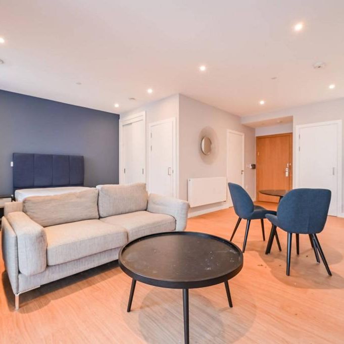 Studio to rent - Photo 1