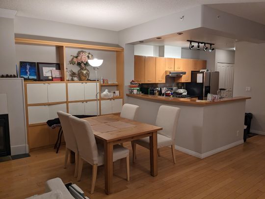 22** 12th Avenue W, Vancouver, BC V6K4T5 - Photo 1